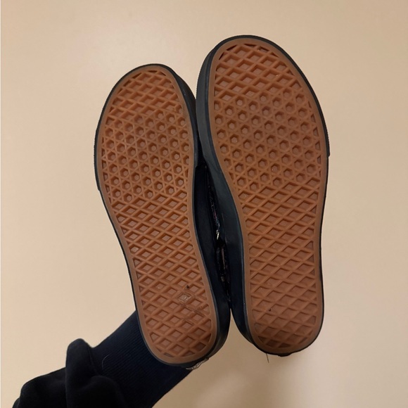 Vans Black Sneakers with Vibrant Floral Design - Picture 3 of 6